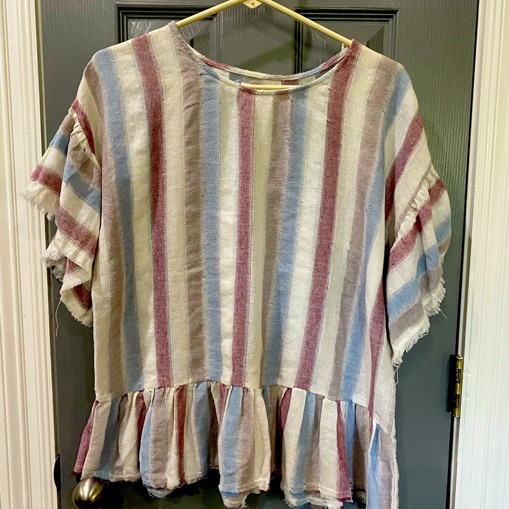 Nice boutique top great with jeans or shorts!!